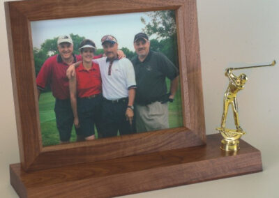 K-R196. PHOTO FRAME ON BASE